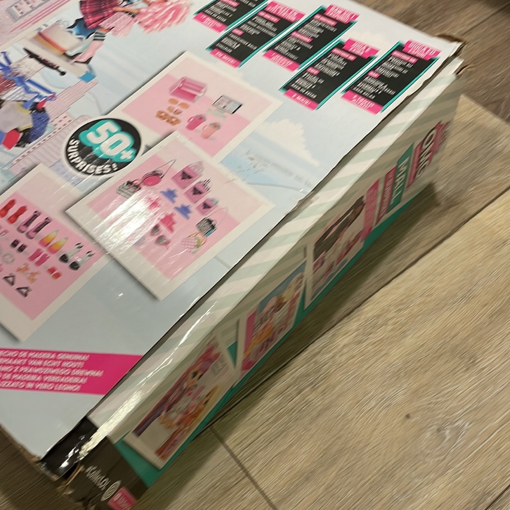 LOL OMG MALL NWOT - Picture 3 of 14